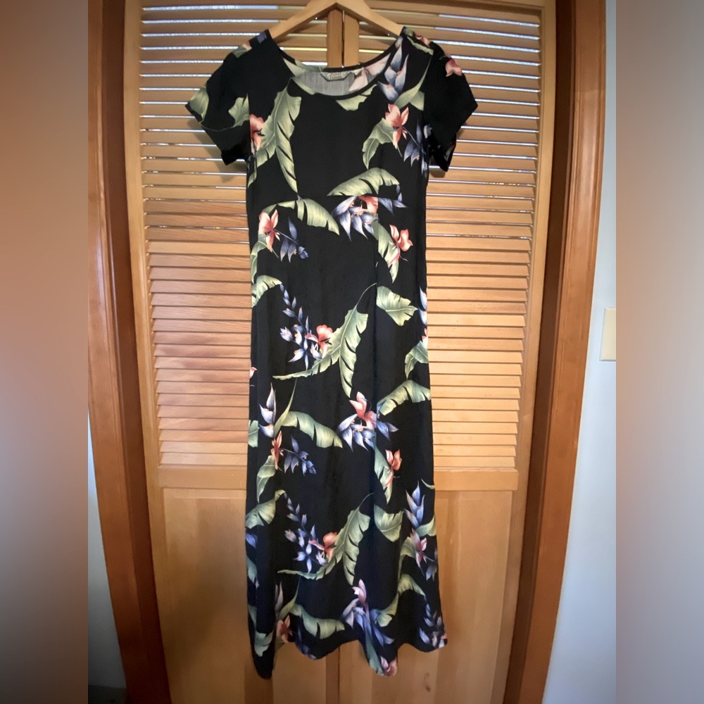90s Maxi TOMMY BAHAMA – 8 SILK - BLACK TROPICAL PRINT - EUC Hawaiian Vintage